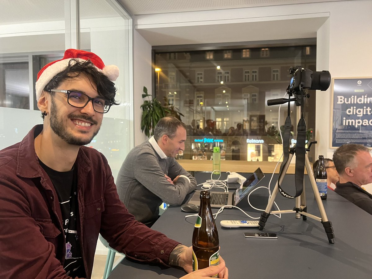 tech_alasco's tweet image. Couldn’t make it to today’s Micro frontends #meetup Christmas edition with @munichjs made by @FlorianRappl ? No worries, here is the stream: youtube.com/live/FkomOOzb3…