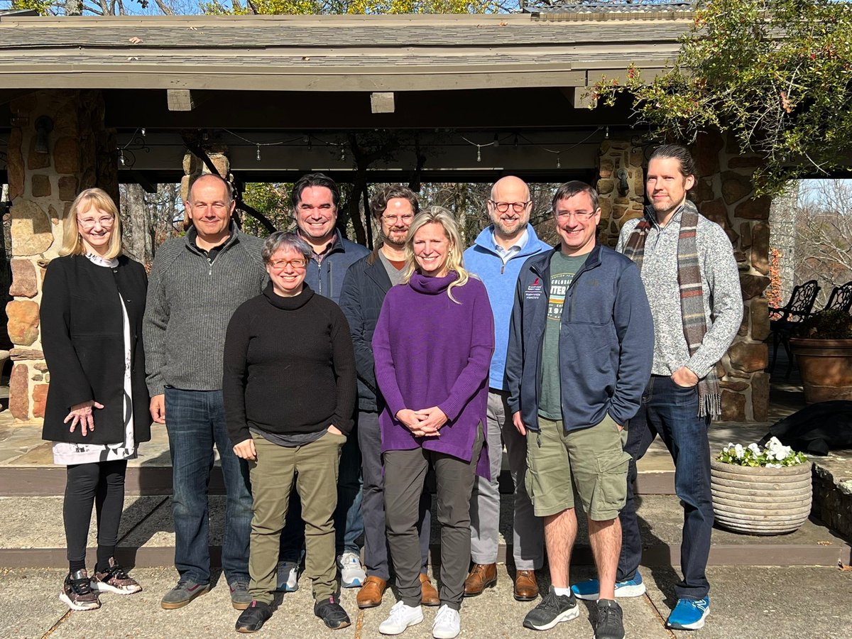 I move to @StJudeResearch six months ago to build the Department of Host-Microbe Interactions #HMI (stjude.org/research/depar…). Here are picks from our 1st faculty retreat (yesterday) where we drafted the department's values and mission. Looking forward to a productive 2024!