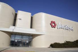 LifeIntheRegion's tweet photo. I really miss this store. When I moved to Indianapolis, I'd often come home just to shop there. #SouthlakeMall #CarsonPirieScott https://t.co/ZYlA0mxSCc
