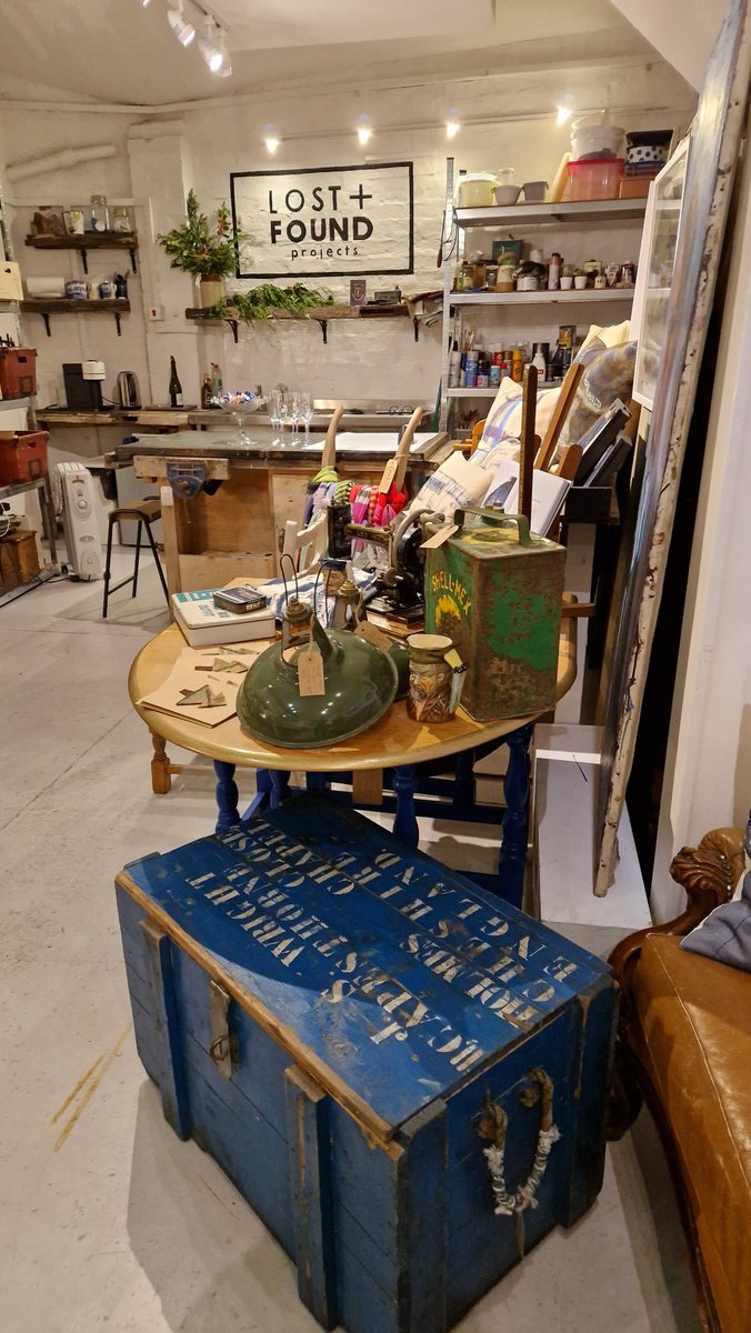 barewall's tweet photo. Join us for a Christmas Toast on Thurs 21 Dec LATE NIGHT CHRISTMAS SHOPPING event @Barewall and #LostandFoundProjects to 7pm
2-4 Market Place, ST64AT
#unique #vintage #christmasgifts #art #design #furniture #midcentury #collectable #repurposed #restyled #fashion #artgallery https://t.co/84M3h1jLm1