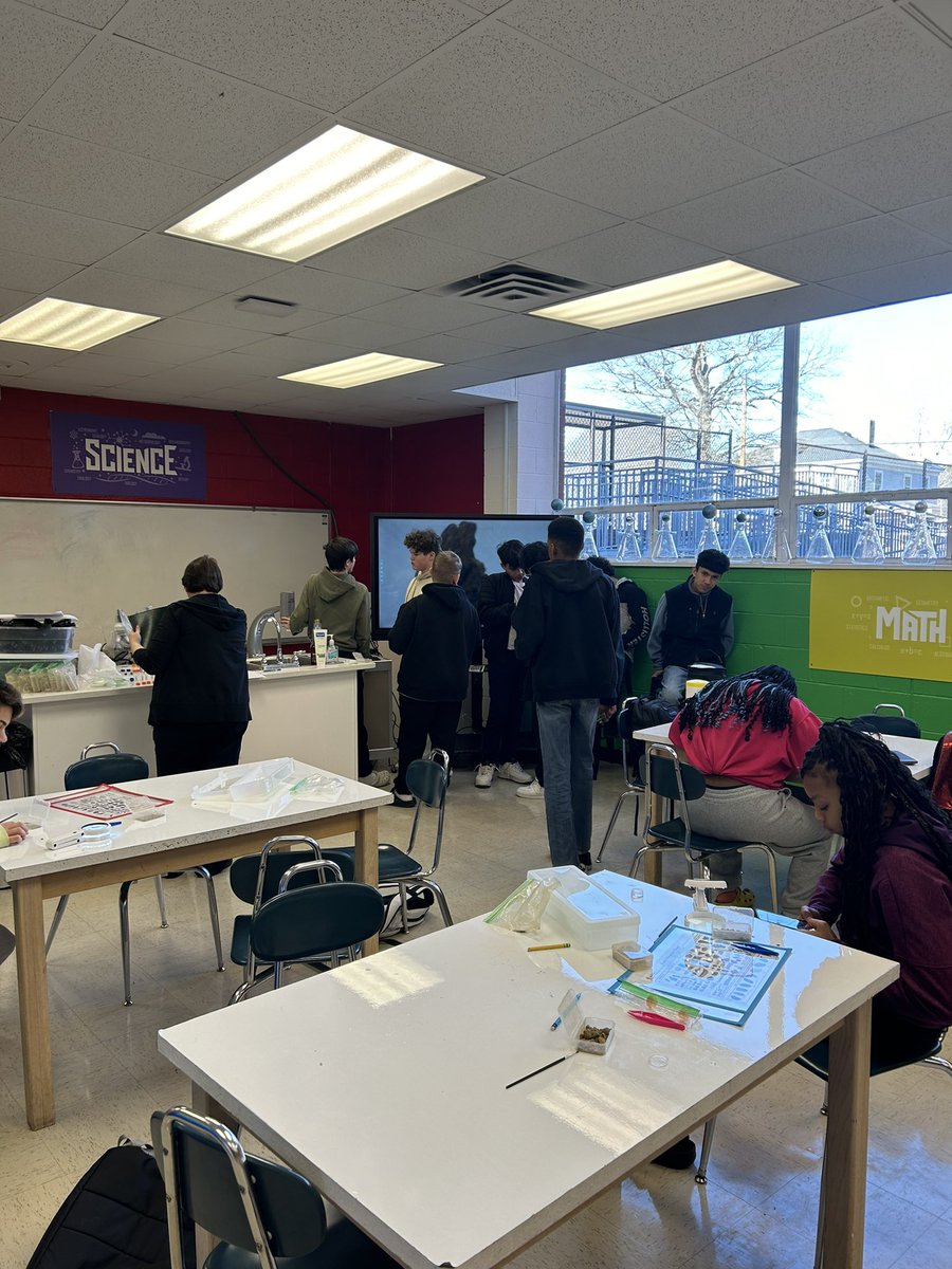 FCSreader's tweet image. Oh my goodness…they’re too funny!!  Everyone is crowded around the Microeye @FranklintonMS trying to identify their microfossils!!