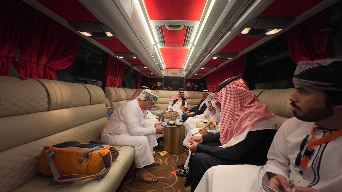 لقطات أخوية بين وفد جمعية #سفراء_التراث 
يتبادلون الحديث عن الأماكن والمواقع التراثية والأثرية 
في #محافظة_الزلفي #وجهتنا_زلفاوية
buff.ly/3RmqgnU 
<a href="/zulfiChamber/">غرفة الزلفي</a> 
<a href="/madareemhotel/">Madareem Hotel فندق مداريم</a>