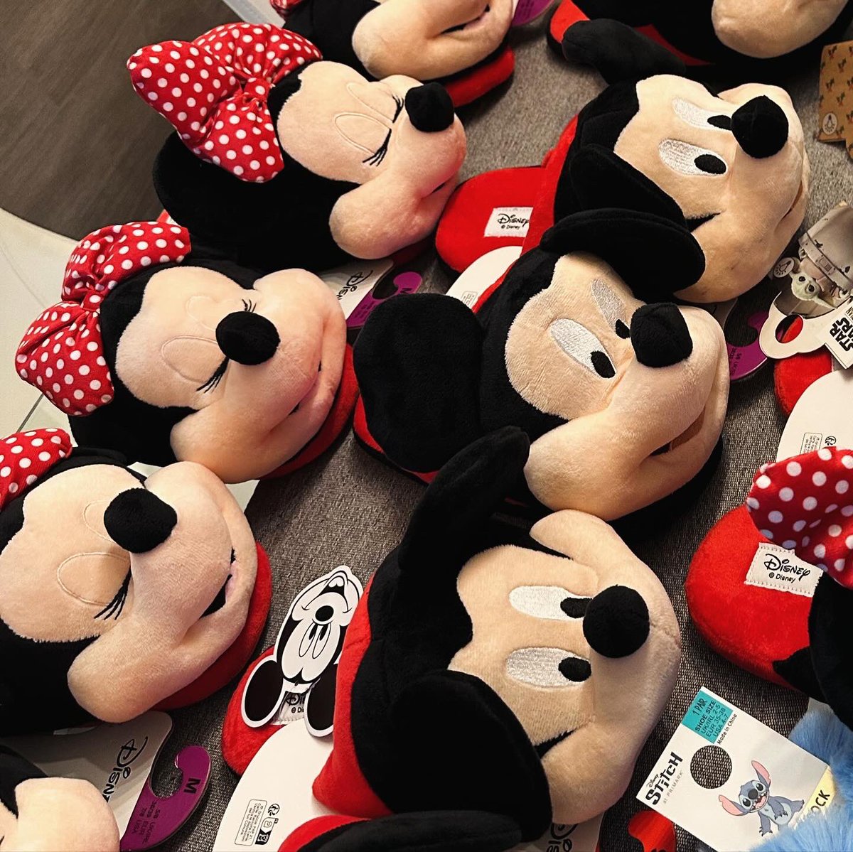 No caminen… CORRAN POR ELLAS!!! 🥹😍 IG: cathysmarket / cherrymerlotpzo wa.me/584127781993