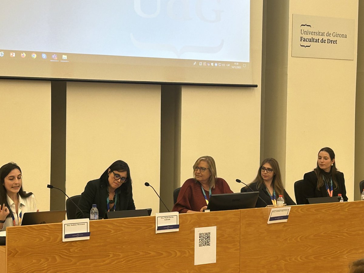 <a href="/deusto/">Universidad Deusto - Deustuko Unibertsitatea</a> @davidfrojo <a href="/Udgfdret/">Facultat de Dret de la Universitat de Girona</a> <a href="/ADIP_UdG/">Dret Internacional Públic UdG</a> <a href="/cdeudg/">CDEUdG🇪🇺</a> Llega el turno de Audrey Deverson de <a href="/unistra/">-</a> que expone su investigación con el título Trabajar en la agricultura como inmigrante estacional (D2014/36/UE) y el trabajo desplazado (D96/71/CE)