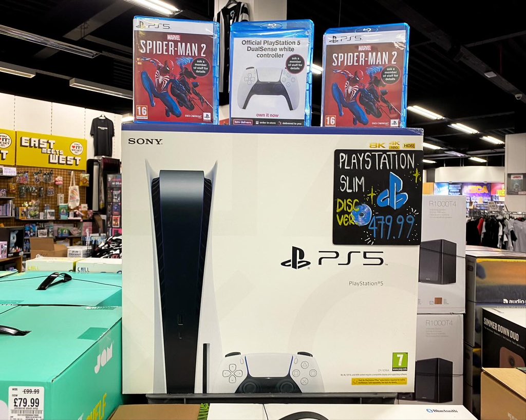 Plenty of tech deals in store now! Just in time for any last minute Christmas gifts 🎁 🎄🎁🎄#hmv #hmvcrawley #tech #ps5 #playstation5 #playstatio