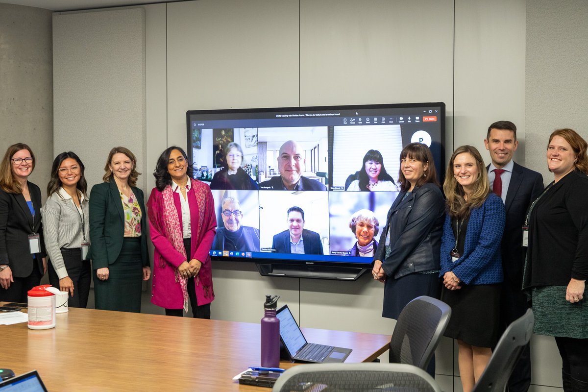 Laura Jones tweet media