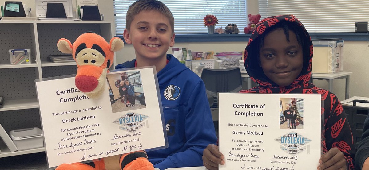 Mrs. Moore tweet media