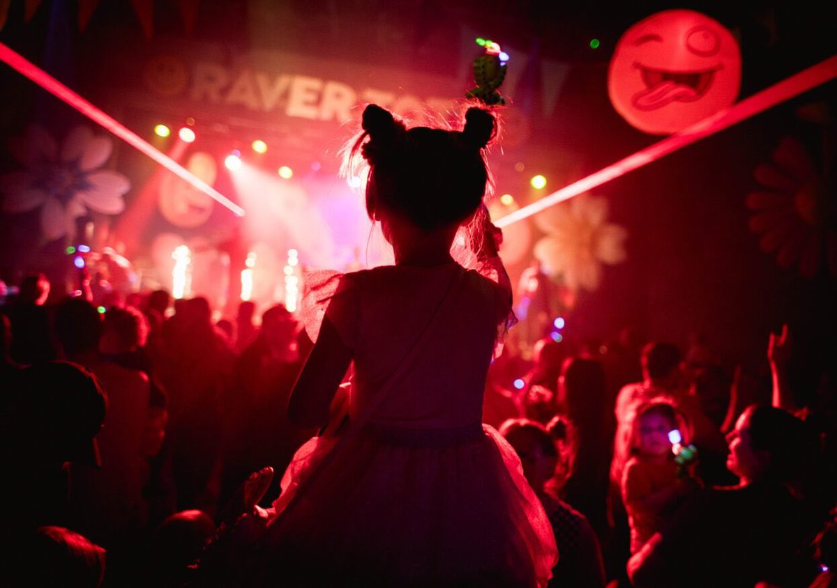 FAMILIES: Party like it’s 2023 at the Raver Tots New Year’s Eve Party at @freightisland 🎉 Info: creativetourist.com/event/raver-to…