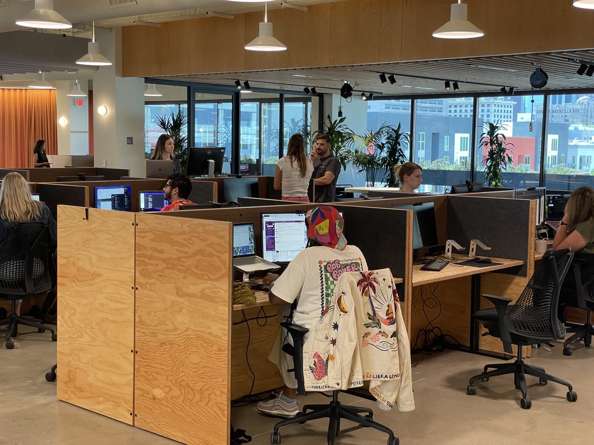 BUCK LA has a new home! BUCKers are breaking in the new digs in Little Tokyo with foosball, food, and working together side-by-side.

#BuckDesign #LosAngeles #LittleTokyo #NewOffice #Careers #DesignCareers #AnimationCareers #DesignJobs