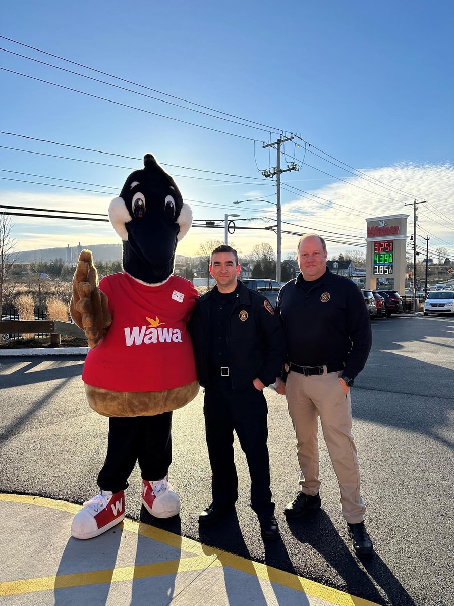 This morning, to celebrate the new Wawa's grand opening, our officers participated in a Hoagies for Heroes hoagie-building contest. Even though the Bethlehem Fire Department won, BPD was still able to raise $1,000 for our designated charity, @turningpointlv !