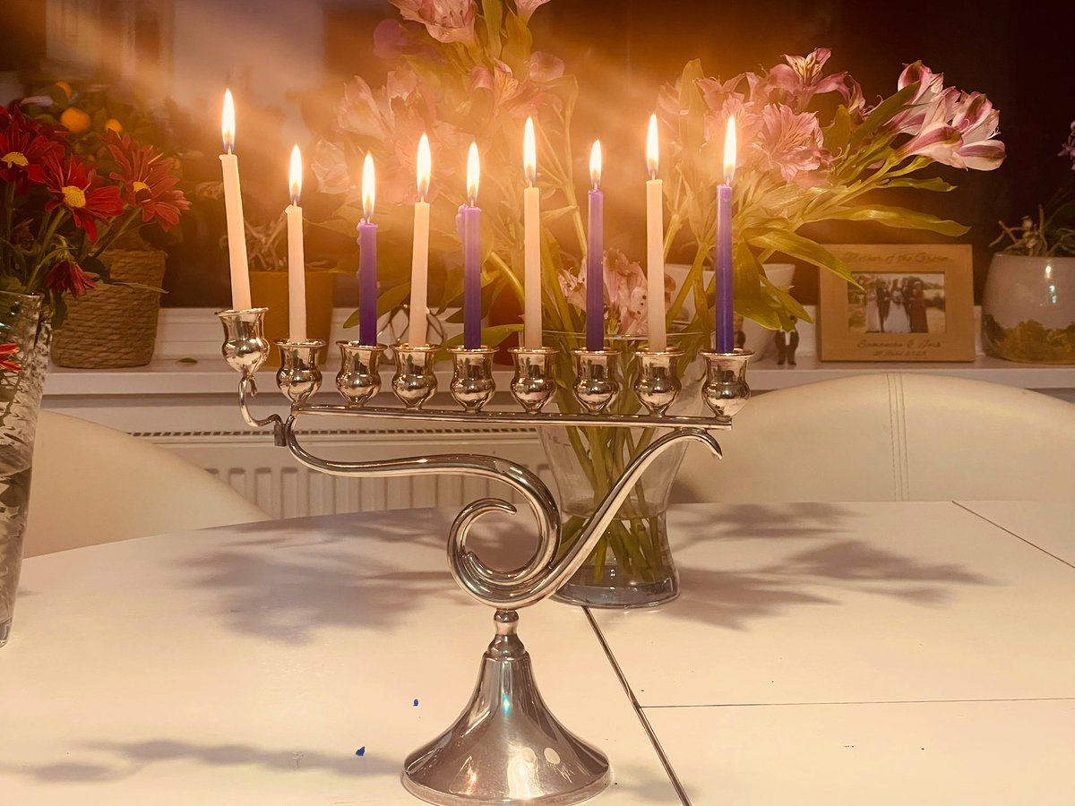 kidneydoc101's tweet photo. #Chanukah2023
#8thnight
#lastnight
Always a little sad when comes to an end
When the kids were home we’d have so much light as each would light their own #menorah
“It is during our darkest moments that we must focus to see the light”Aristotle
Let us all focus https://t.co/GfSVp5LJpe
