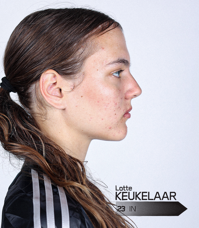 AjaxVrouwen's tweet photo. 72. Lotte comes on for Chasity!

#UWCL #BAYAJA https://t.co/SUTAcHK7JH