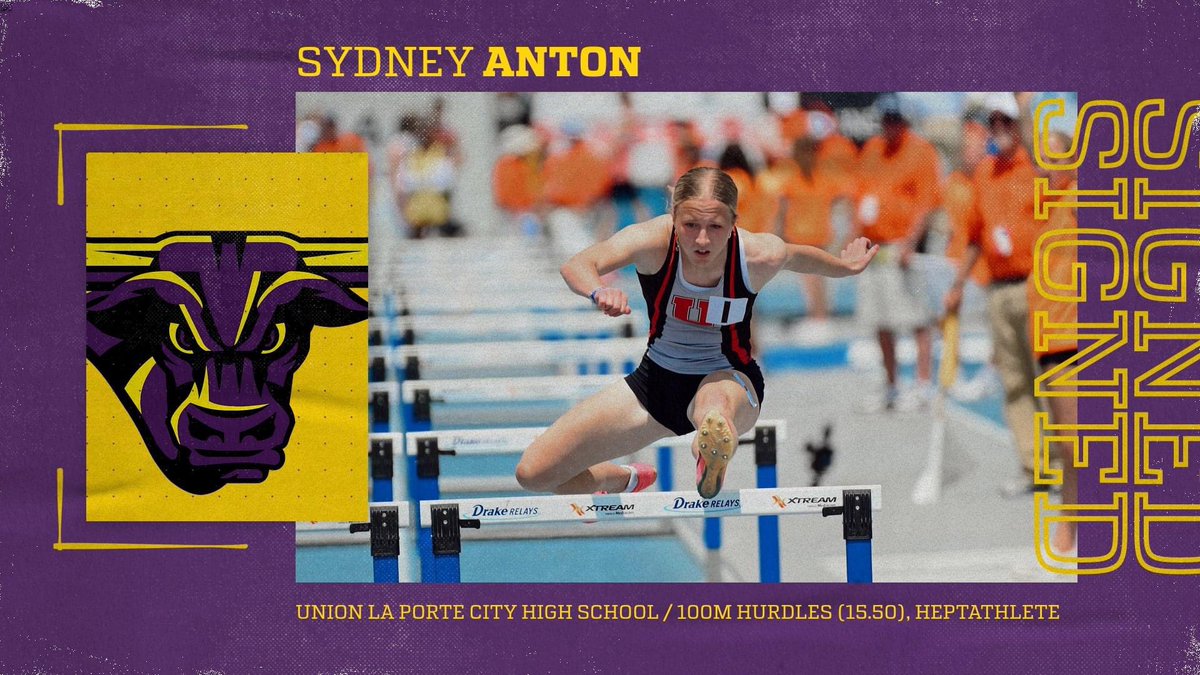 WELCOME TO THE HERD! Sydney joins us from the great state of Iowa, she attended our camp this summer and was signed on with the mavs not long after! Welcome!