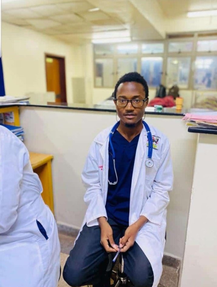 It is on a sad note that we announce the death of Bagenda Joshua, 21/U/0019, a 3rd year Bachelors of Medicine & Bachelor of Surgery student at @MakCHS_SOM Joshua has been a resident of Mitchell Hall.He succumbed to Aspiration Pneumonia following ICU admission due to a sickle cell