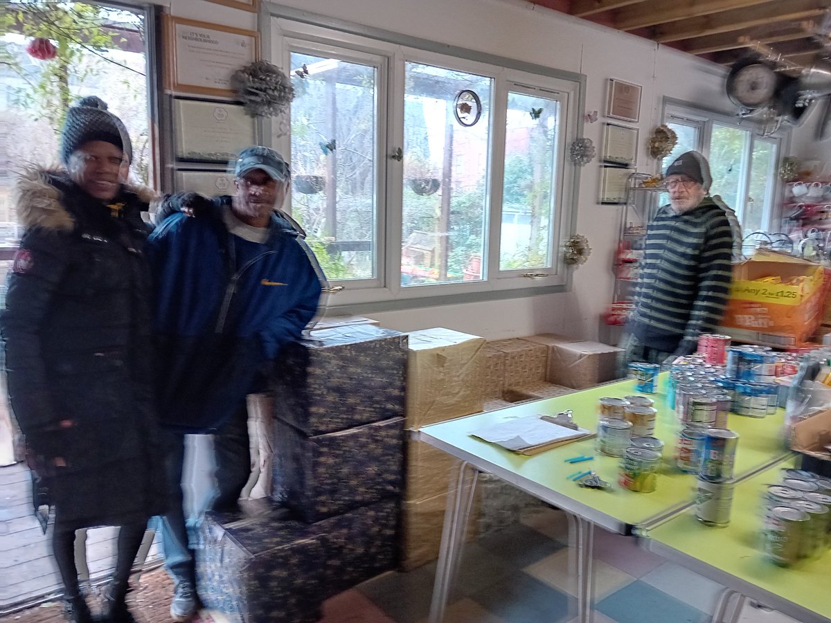 Tanuja Patel (@tanuja_jigsawhg) on Twitter photo Moss Side Allotment made hampers which were given out to Jigsaw Homes tenant around #mossside #fallowfield #mossideallotment <a href="/JigsawHG/">Jigsaw Homes Group</a> #supportingfamilies Neighbourhood Engagement Team supported by funding and delivering hampers Moss Side Allotment made hampers which were given out to Jigsaw Homes tenant around #mossside #fallowfield #mossideallotment <a href="/JigsawHG/">Jigsaw Homes Group</a> #supportingfamilies Neighbourhood Engagement Team supported by funding and delivering hampers