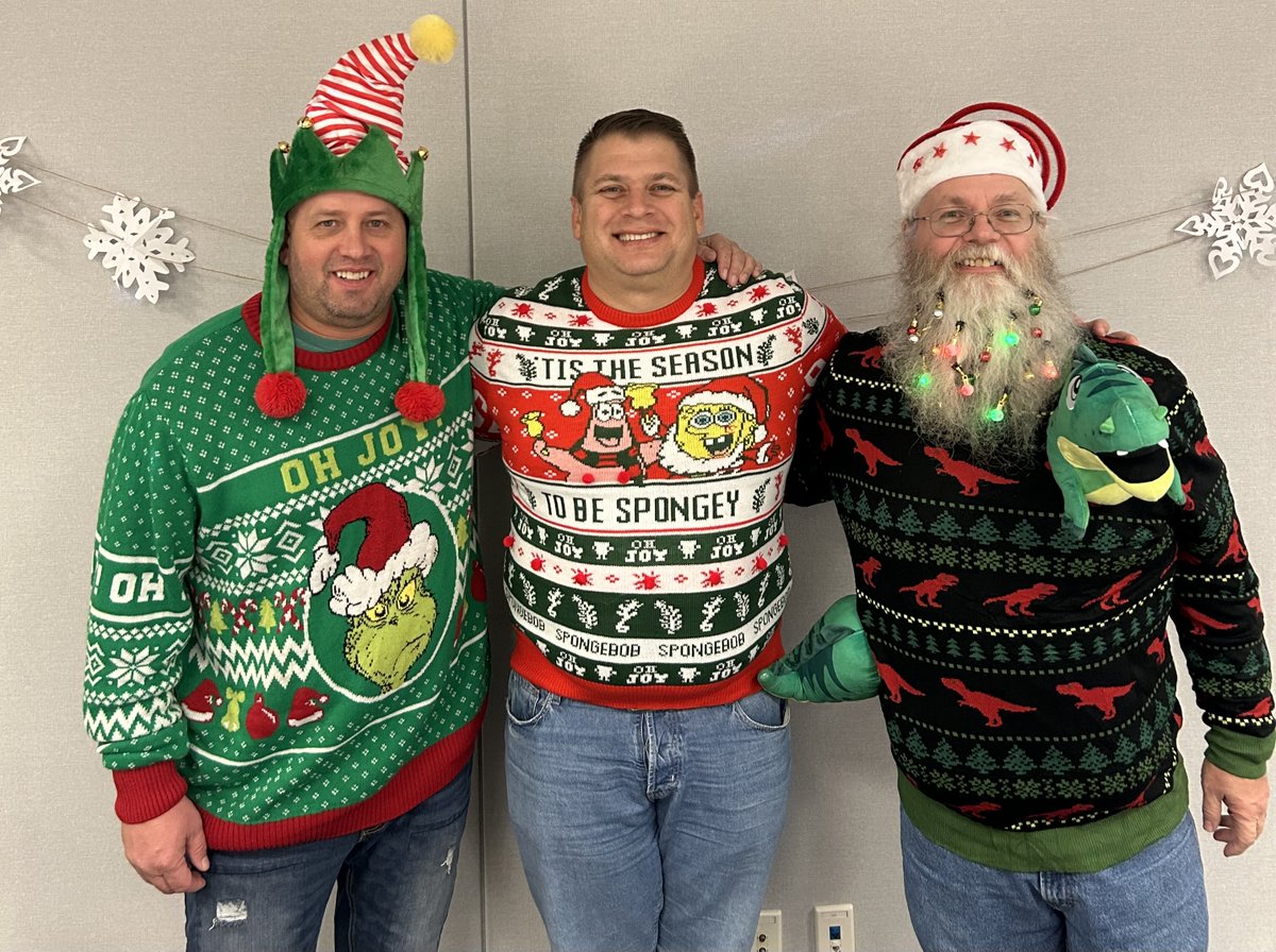 Matrix_NDI's tweet image. Tis the season to rock ugly sweaters all day, every day. ❄️⛄️🎄🌟 #SweaterGameStrong #DeckTheHallsWithUglySweaters #YuletideYarns  #UglyButCute #TackySweaterChic #SweaterEnvy #HoHoHoFashion #SweaterGoals #JingleBellStyle #UglySweaterAffair #TackyAndProud #SleighTheStyleGame