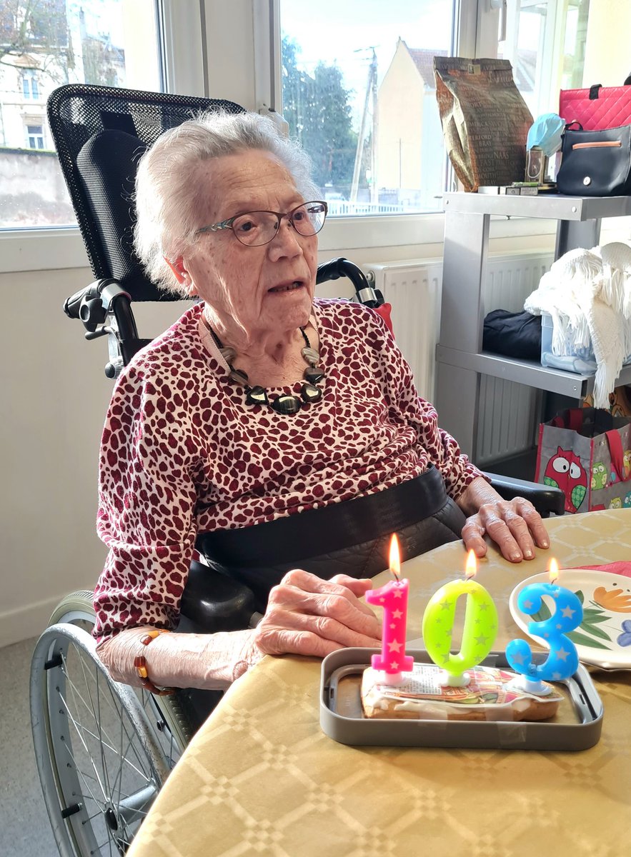 103 ans ❤️ (ma grand-mère hein je précise) La femme de ma vie est une putain de force de la nature.