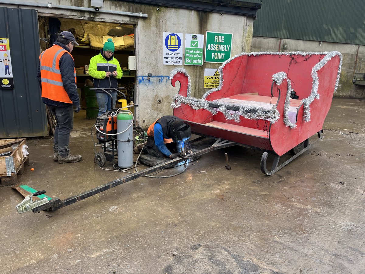 Some essential maintenance going on at #whytebros today. #christmascrew #sleighingit #whytechristmas
