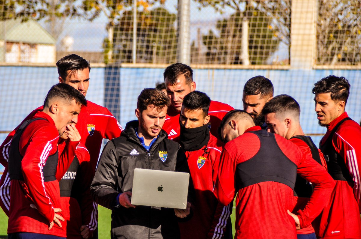 Todos atentos, que mañana juega el Teruel 👨🏻‍💻⚽️

#UnionistasTeruel
#VamosTeruel 🔴🔵