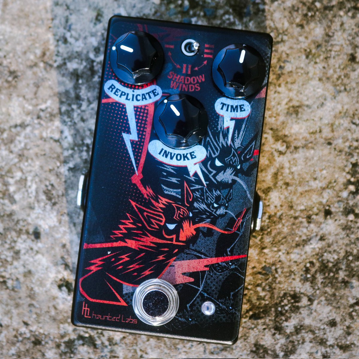 Delay before or after reverb? Okay let's just get crazy with it - before or after distortion? 👀

#HauntedLabs #delay #delaypedal #reverb #reverbpedal #guitarpedals #guitareffects #effectspedals #guitarfx #fxpedals #pedalporn #geartalk #knowyourtone #pedalboard