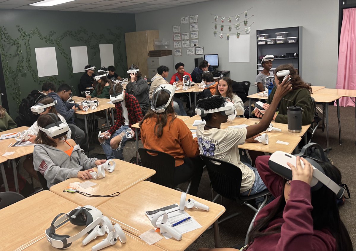 Exciting news from Coach Watson's Geometry classes! Making meaningful connections and turning learning into a virtual adventure 🤩 #WeAreKPark
<a href="/HumbleISD_KPHS/">Kingwood Park HS</a> <a href="/Humble_2ndMath/">Secondary Math Dept.</a>