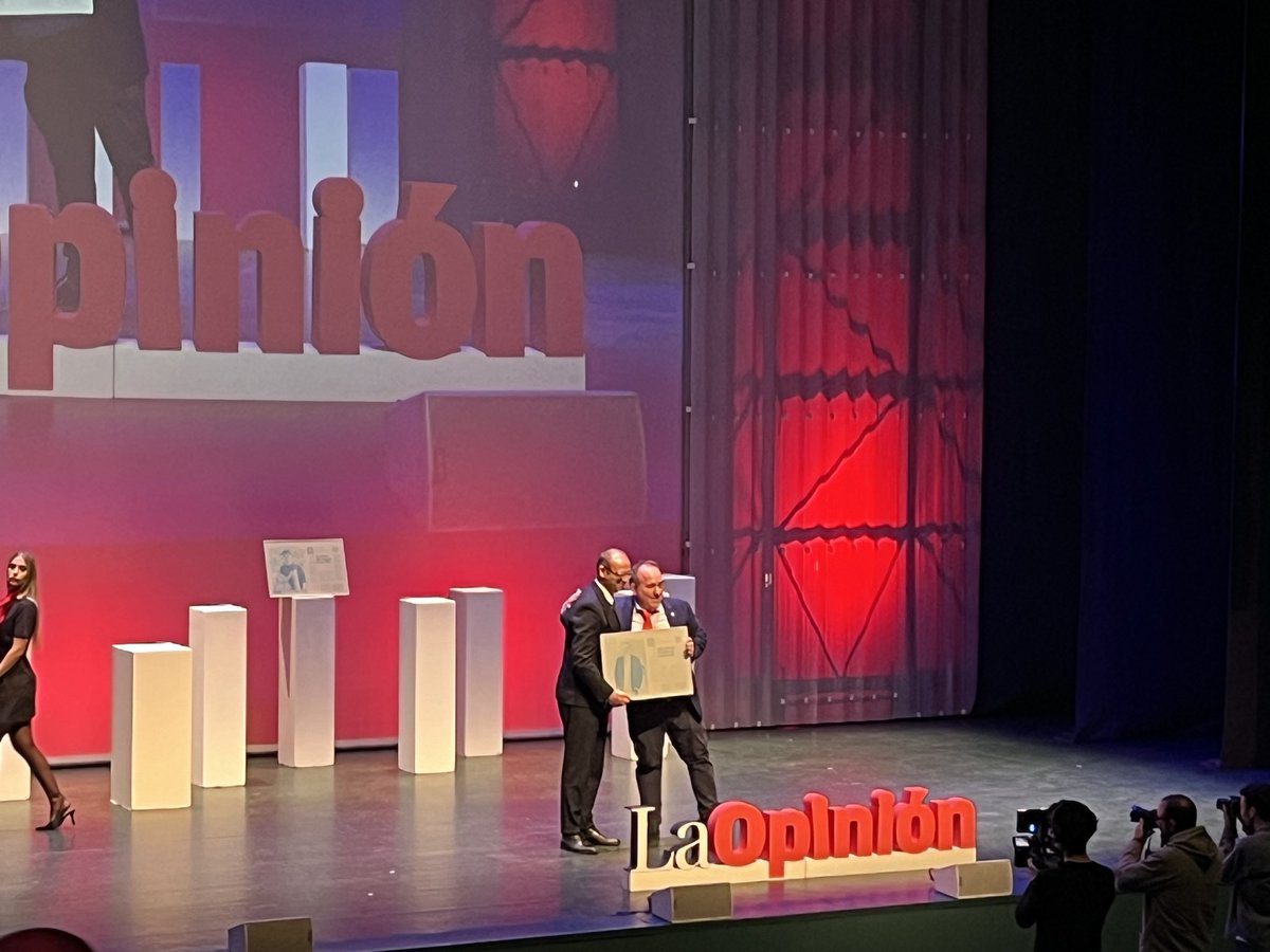 Enhorabuena por el reconocimiento 👏🏼👏🏼👏🏼❤️❤️<a href="/RubenEscavy/">Rubén Escavy Escavy</a> <a href="/direcmur/">DIRECMUR</a> #premiosimportante <a href="/diariolaopinion/">La Opinión de Murcia</a>