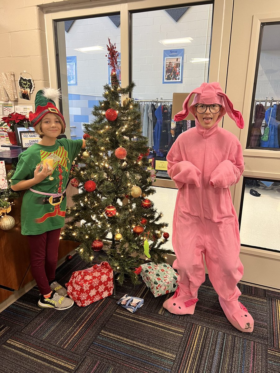 The dress like your favorite Holiday Charawas a huge success!