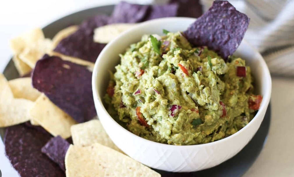 #Football specials, every Sunday, Monday &amp; Thursday: Chips &amp; Salsa for $5  |  Retro Beers for only $2 |   Chips and Guac for $7  |  Draft Beers starting at only $4!
.
Full Menu->stonescove.com/menus
.
#GameDay #washingtoncommanders #washington #footballseason