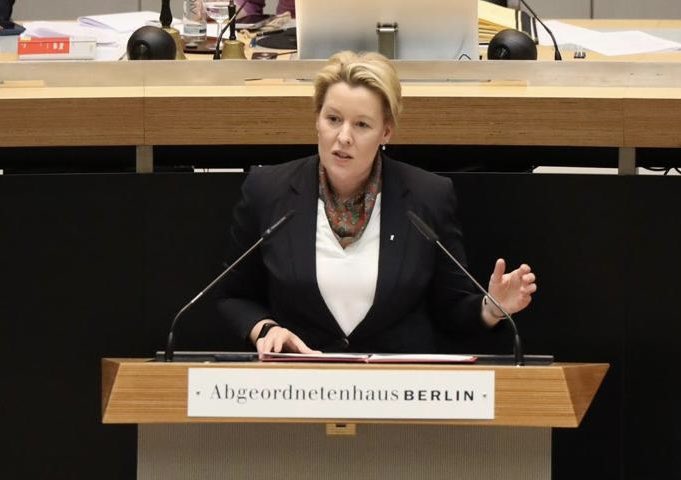 Der #Doppelhaushalt 2024/25 des Landes Berlin ist soeben vom @AGH_Berlin beschlossen worden. Der Haushaltsbeschluss stellt unsere Stadt zukunftsfähig auf, für ein wirtschaftlich stabiles, klimaneutrales, innovatives und lebenswertes Berlin. #DasBestefürBerlin @spdfraktionbln