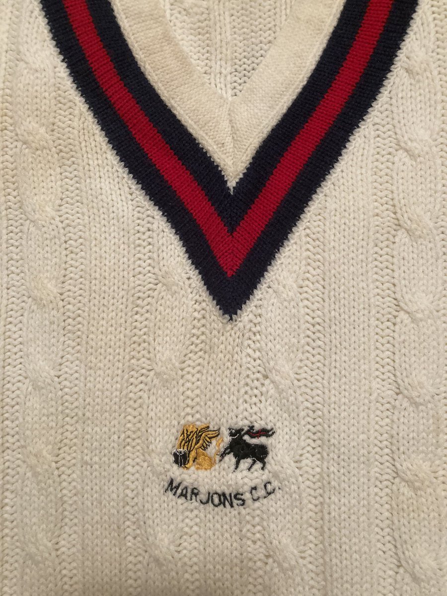 Gosh, now the university cricket jumper, same mid 80s period @marjonuni @gillianfewings @MarjonFutures @MarjonTEP @MTEP_Primary @SenMarjon @MarjonYCW @MarjonSportsFed