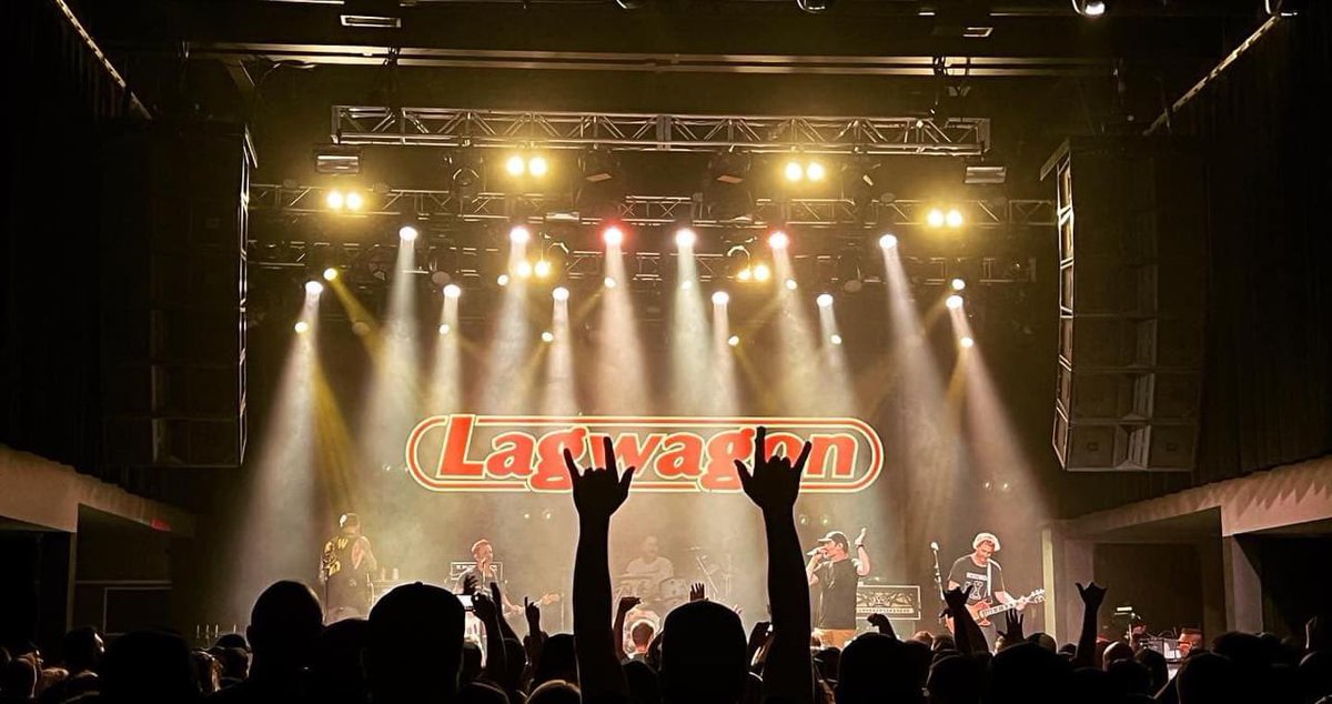 Few more Warzone audio calls then heading to watch the goats of punk rock tonight at @londonmusichall @lagwagon