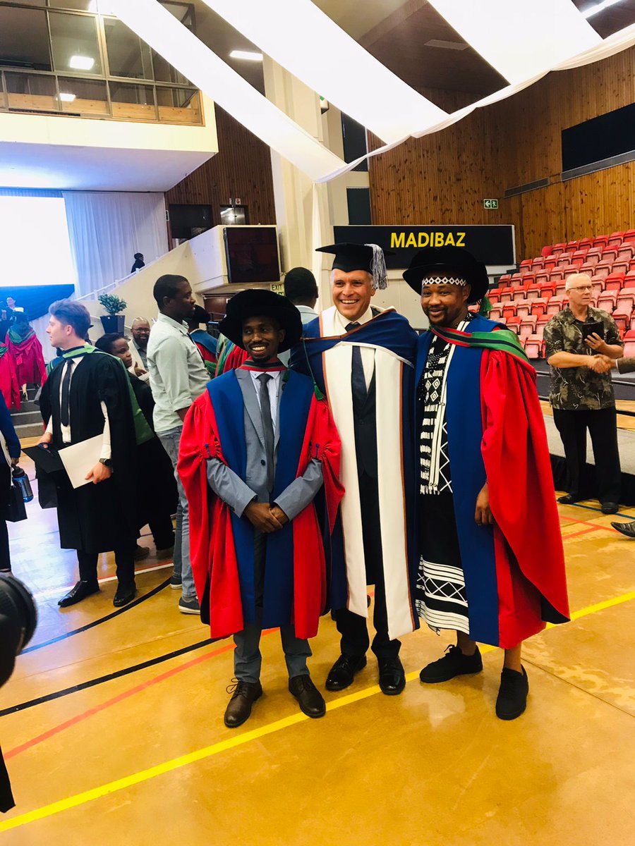 athimfikili's tweet photo. Perhaps one of the nervous but proud moments as I walked into the stage to receive my PhD. I will forever be grateful to my supervisors @tommy_bornman Hayley Cawthra for all their guidance &amp; support and to these institutions @NRF_News @Saeonews @MandelaUni for funding support. https://t.co/iTCzRONk31