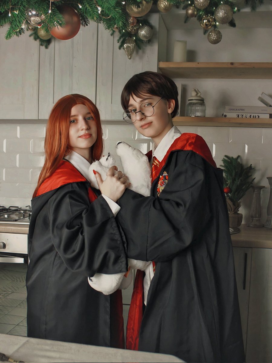 abel_sonya's tweet photo. Last Christmas I give you my heart 🎁
Jinni by Anel 
Ph by mirdoc
Re by asmo
🎄🎂❄️
#cosplay #HarryPotter #harrypottercosplay #wizardingworld #newyearcosplay #NewYear #NewYear2024 https://t.co/maXX66T9OF
