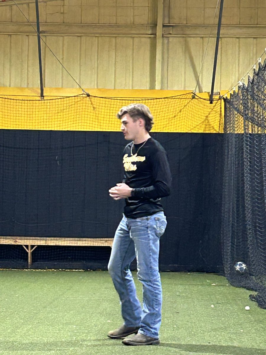 NEJ Tiger Baseball (@nejtigerbb) on Twitter photo Love having former players drop by to talk with the guys. Current <a href="/SouthernMissBSB/">Southern Miss Baseball</a> player Eli Collins talking about respecting the grind of the game. #blackandgold4life #SMTTT Love having former players drop by to talk with the guys. Current <a href="/SouthernMissBSB/">Southern Miss Baseball</a> player Eli Collins talking about respecting the grind of the game. #blackandgold4life #SMTTT