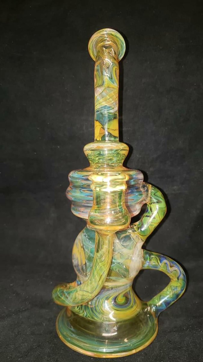 #glass #art #americanglass #headyglass #madebyhand #americanmade #art #gold #silver #fukedglass #fuming #rainbow #recycler #bubbler #cannabis #love