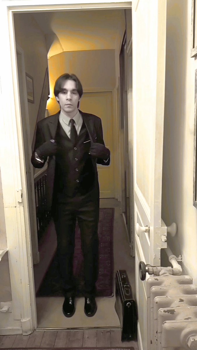 Ciel_PthWindsor's tweet image. His Royal Highness the Young Earl Maxwell Mitford visits his CEO office to dine with major investors and clients #youngmodel