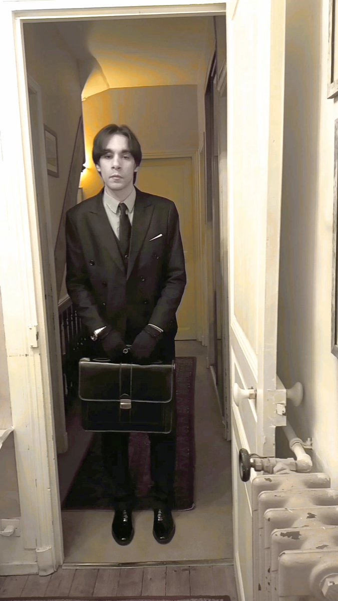 Ciel_PthWindsor's tweet image. His Royal Highness the Young Earl Maxwell Mitford visits his CEO office to dine with major investors and clients #youngmodel