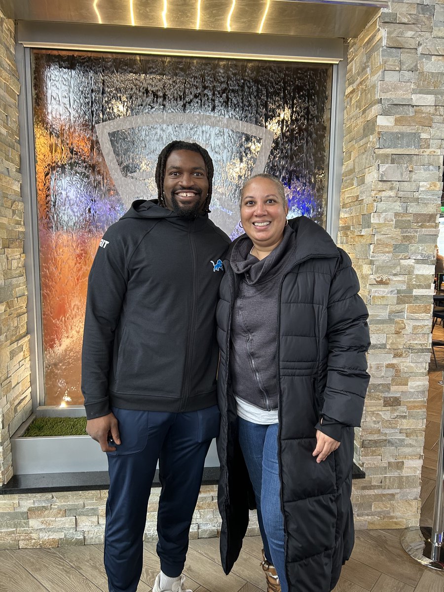 NFLPA's tweet photo. @Saints @BGCMetroLA @SaintsPR @packers @AAAllTheWayFdn @Lions FB Jason Cabinda treated local 4th graders from four different elementary and middle schools to some Top Golf fun as a reward for their academic excellence. https://t.co/DNNQJxla8S