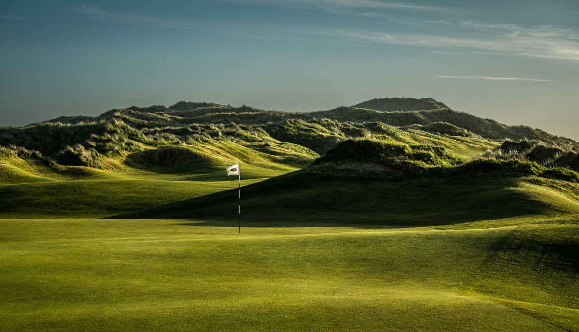 The combination of the natural beauty and the unique playing conditions adds to the allure of links golf at Enniscrone. ⛳️🍀🌅🏌️🇮🇪🌎🌊 💥😍🏌️‍♀️ @DscvrEnniscrone @sligotourism @GoToIreland @Failte_Ireland @GoToIrelandUS #fillyourheartwithIreland