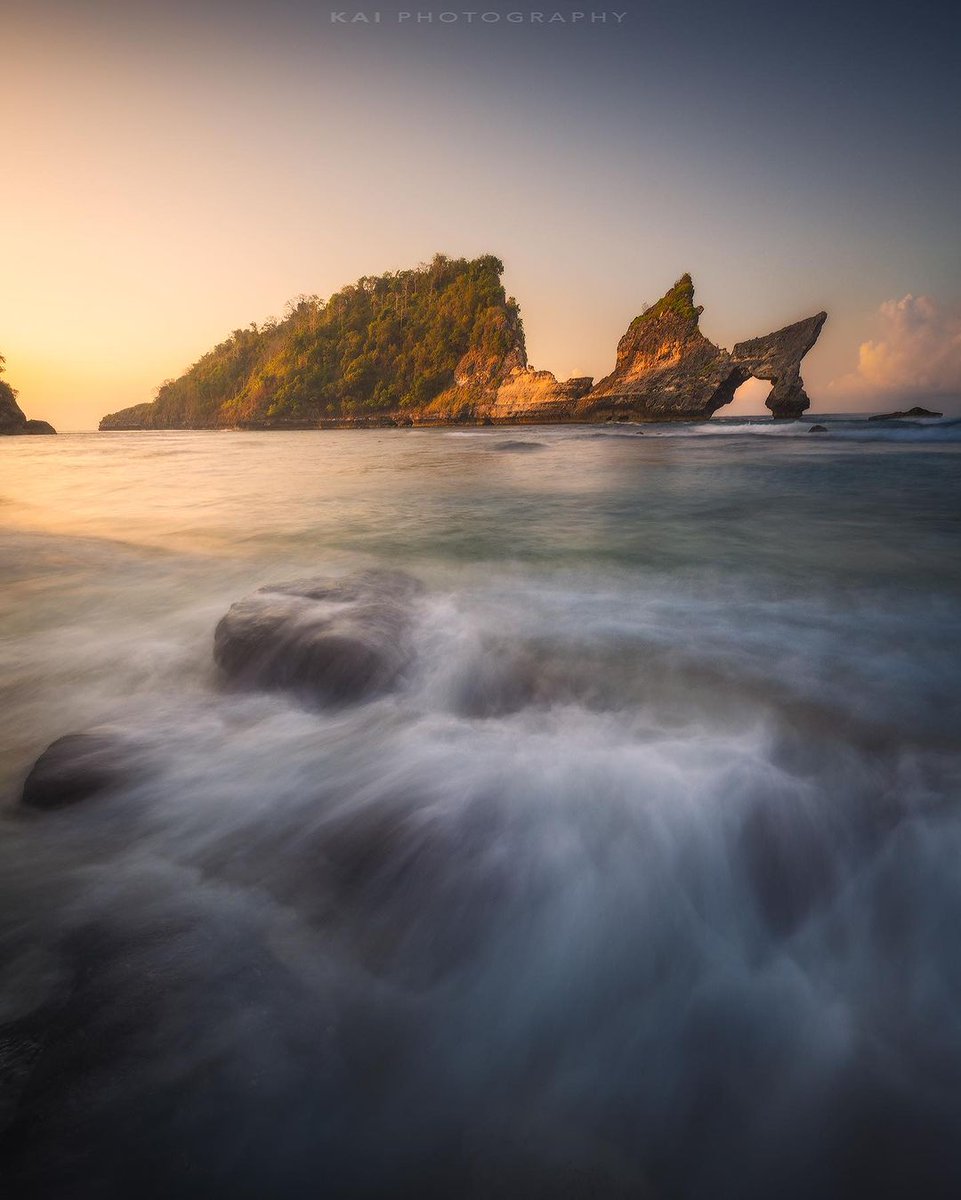 Traveling ‍through ⬝mountains ﾠand ⳿rivers, ⬝enjoying ﾞthe ﾠscenery ⳿along the ᱸway, ᠍the ᠎beautiful lady ﾞis ⳿not  there, but ᠎the ﾞscenery is ﾞstill ﾠthe ⬝same!