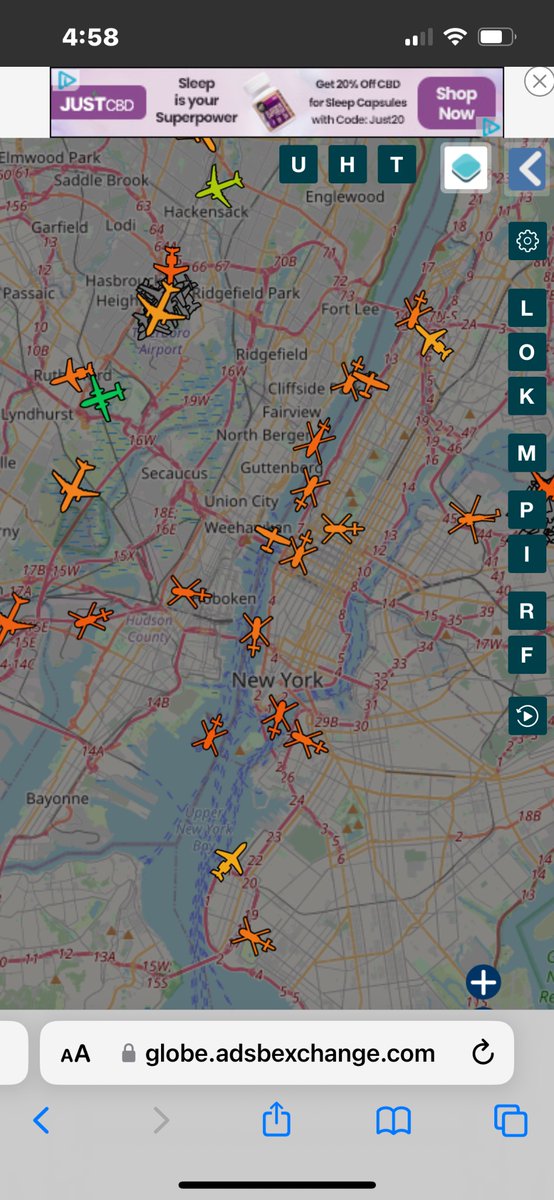 Look at this. 14 copters. No other American city has this level of insanity w/ helicopters. The vast majority of these copters are tourists. Can anyone make an argument for this somehow not being totally crazy?@galeabrewer @NYCMayor @StoptheChopNYNJ @LincolnRestler @bradhoylman