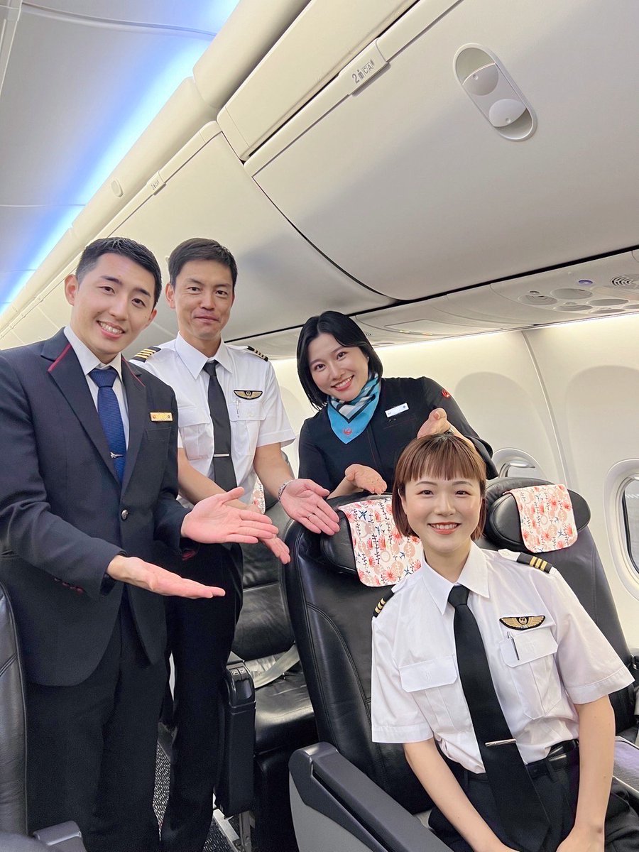 ☆新品 □ JAL / 日本航空 パイロットシャツ ＆ ネクタイ ☆新品