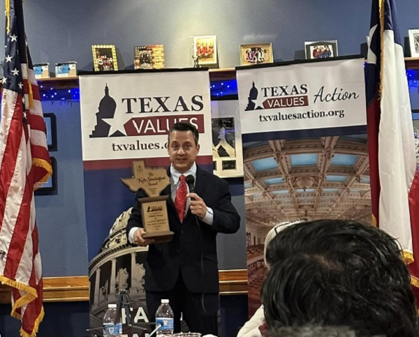 McCoyforJudge's tweet photo. Thank you, Vince &amp; Mona Puente for inviting me to your lovely home for the Texas Values and Texas Values Action event with a great presentation by Jonathan Saenz! https://t.co/tRHiivZG9P