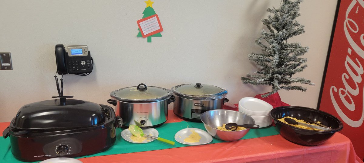 Sophia V. Fierro (@sophiavfierro1) on Twitter photo Day 8 was a hit!! Who doesn't love chips and dip!! Thank you, 3rd grade! 🎄 <a href="/RebeccaFrias1/">Rebecca Frias</a> <a href="/CapistranoES/">Capistrano Elementary School</a> Day 8 was a hit!! Who doesn't love chips and dip!! Thank you, 3rd grade! 🎄 <a href="/RebeccaFrias1/">Rebecca Frias</a> <a href="/CapistranoES/">Capistrano Elementary School</a>