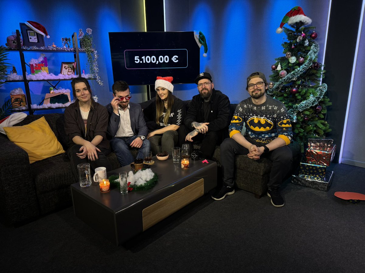 TAG 1 CHARITY WEEK 23! 

Danke für diesen heftigen ersten Tag und diese unfassbare Spendensumme von 5.100€ 

<a href="/LL_Cupido/">Lena Cupido</a> <a href="/Staubesandt/">Daniel</a> <a href="/SmashLunatic/">Franzi 🦦</a> <a href="/Dennsen_86/">Dennsen86</a> <a href="/TazzDingo/">TazzDingo</a>