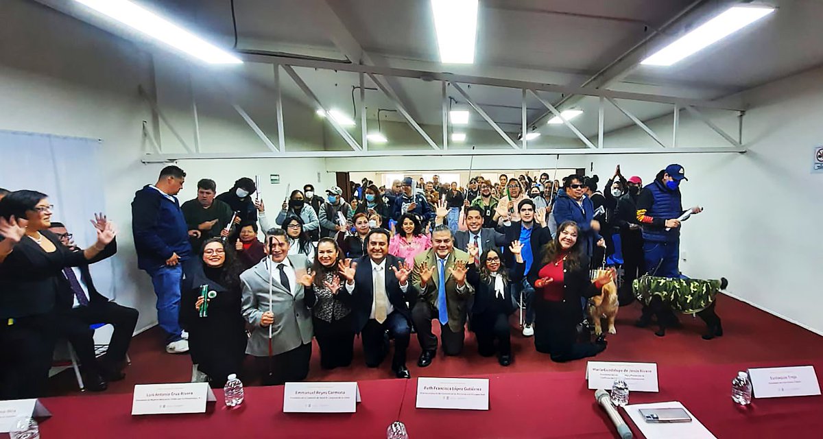 Se entregaron bastones blancos y verdes a #PcD visual en colaboración con <a href="/Rotary/">Rotary International</a>. Ruth, Directora del <a href="/indiscapacidad_/">Indiscapacidad CDMX</a> mencionó la importancia de contar con ayudas técnicas mismas que apoyan a la movilidad y al ejercicio de #Derechos, dando continuidad a la #Inclusión.