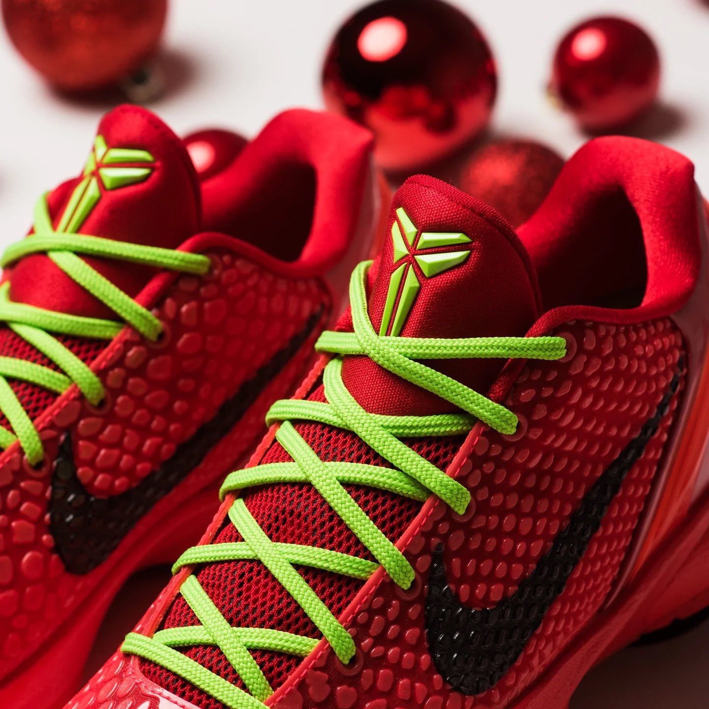 Grinch kobe deals 218