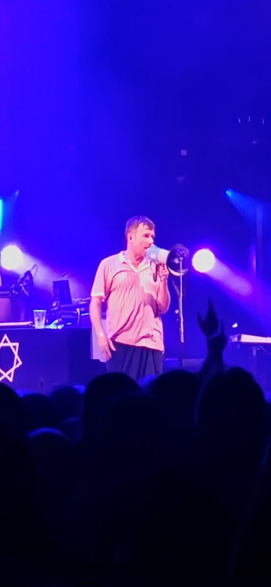 ParsonsJR91's tweet photo. @gigsandtours @blurofficial at the wolves civic hall https://t.co/4emEh1gZ7t