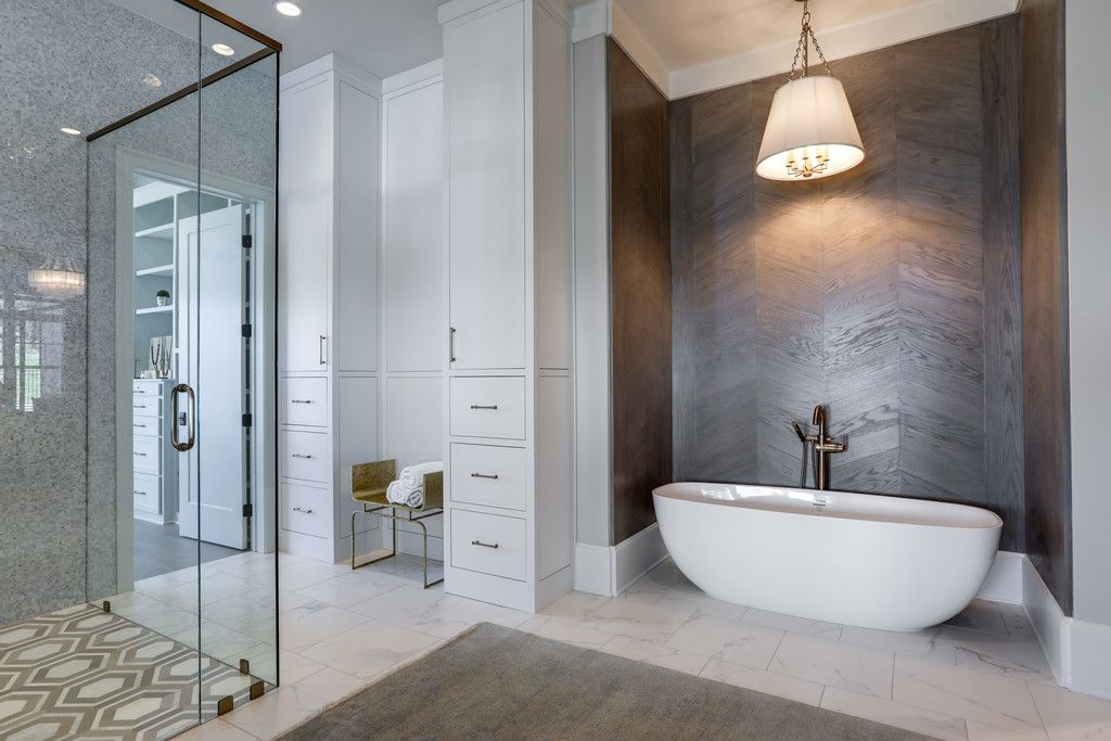 Custom touches such as a stunning feature wall, custom cabinetry, and gorgeous tilework are what take your bathroom to a whole new level of sophistication.

#legendhomes #legendarylifestyles #customhomes #luxuryhomes #livealegend #nashvillerealestate #interiordesign #homebuilder