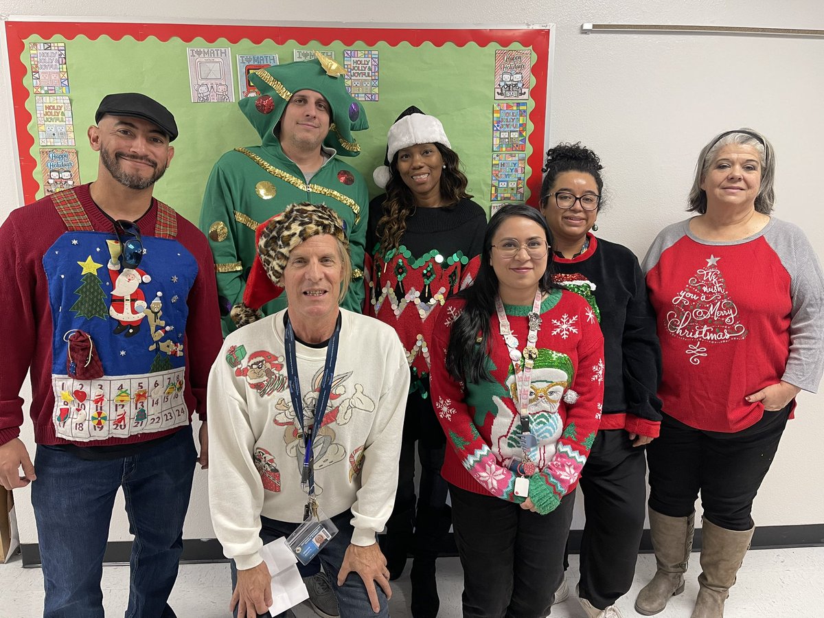 Seasons Greeting #8thgrade #middleschool #uglysweater 
<a href="/AMena_AMS/">Adrian Mena</a> <a href="/aortiz_AMS/">Ms. O</a> @KCrunc_HAMS <a href="/HAntwine_MS/">Patricia Pedroza</a>